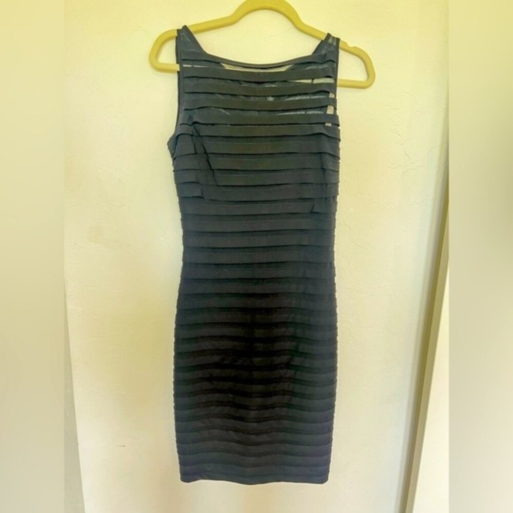 Elegant Adrianna Papell Black Party Cocktail Dress size 4